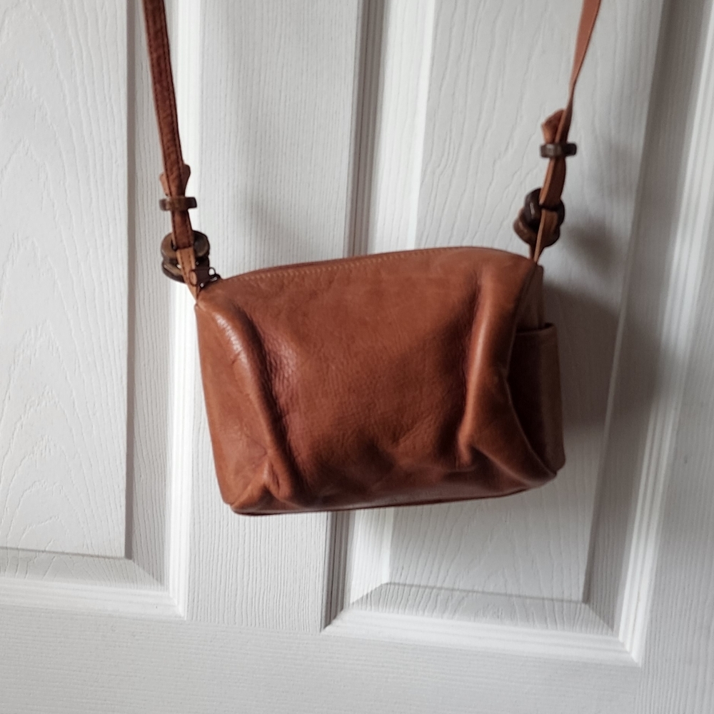 J Duseri Crossbody